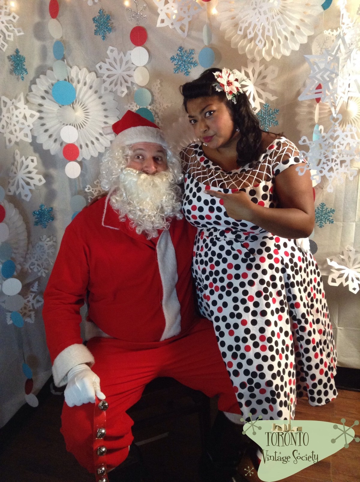 Toronto Vintage Society’s KITSCHMAS&nbsp;CABIN!